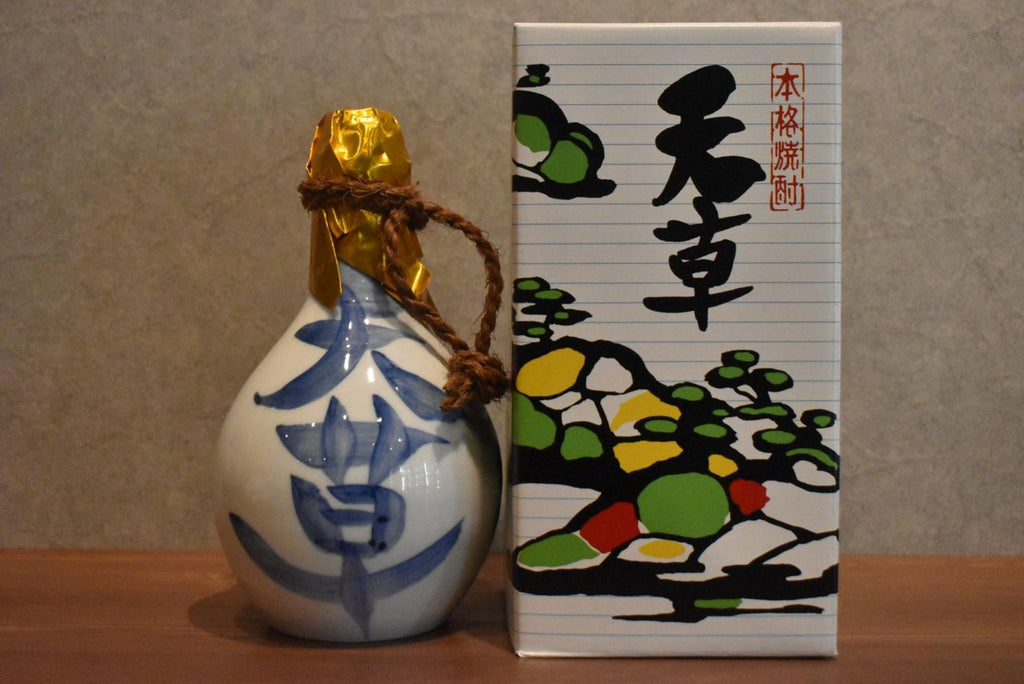 Amakusa Sake Brewing Special Selection Amakusa Pure Rice Shochu Pottery Tokuri Cosmetic Box 35 degree 720ml