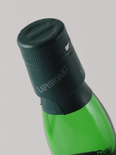 Load image into Gallery viewer, Laphroaig 18 Years Old Label