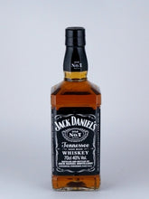 Load image into Gallery viewer, Jack Daniel's Black 700ml