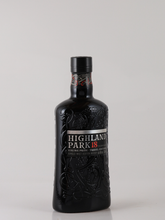 Load image into Gallery viewer, Highland Park 18 Years Travel Edition