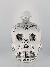 Load image into Gallery viewer, El Skull Blanco Skull Bottle