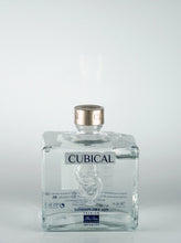 Load image into Gallery viewer, Cubical Premium Gin