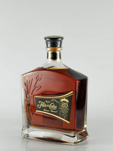 Load image into Gallery viewer, Flor de Caña 25 Years
