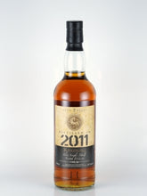 Load image into Gallery viewer, Kingsbury Gold Caol Ila 7 Years 2011
