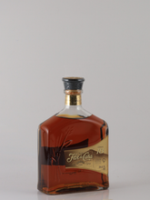 Load image into Gallery viewer, Flor de Cana 18 Years Old