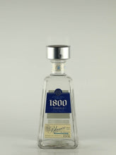 Load image into Gallery viewer, Cuervo 1800 Blanco