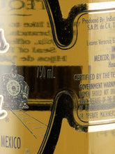 Load image into Gallery viewer, Hijos de Villa Reposado Barrel Bottle