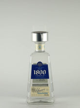 Load image into Gallery viewer, Cuervo 1800 Blanco