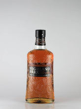 Load image into Gallery viewer, Highland Park Cask Strength No.4