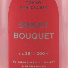 Load image into Gallery viewer, Ethical Spirits Valentine Gin Set - view 5