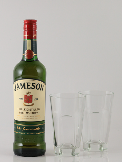 Jameson 700ml with 2 Glasses