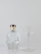 Load image into Gallery viewer, Crystal Head Vodka 750ml with Glass