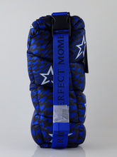 Load image into Gallery viewer, Johnnie Walker Blue Label Ice Chalet