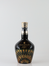 Load image into Gallery viewer, Royal Salute 21 Years Harris Reed Edition Gold