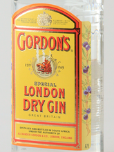 Load image into Gallery viewer, Gordon London Dry Gin Old Label