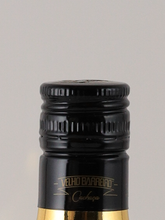 Load image into Gallery viewer, Velho Barreiro Gold 10yo