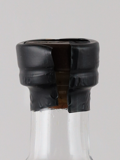 Passers British Navy 15 Years (defective label/cap)