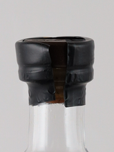 Load image into Gallery viewer, Passers British Navy 15 Years (defective label/cap)
