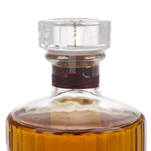 Load image into Gallery viewer, Close-up of Hibiki Blossom Harmony 2022 clear stopper and neck wrapping with OPEN strip