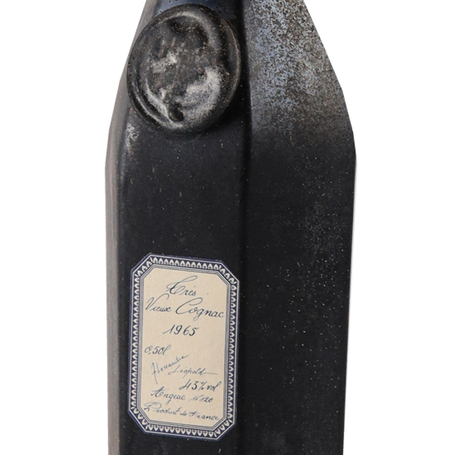 Alexandre Leopold 1965/1992 Cognac, angled view of the label and medallion