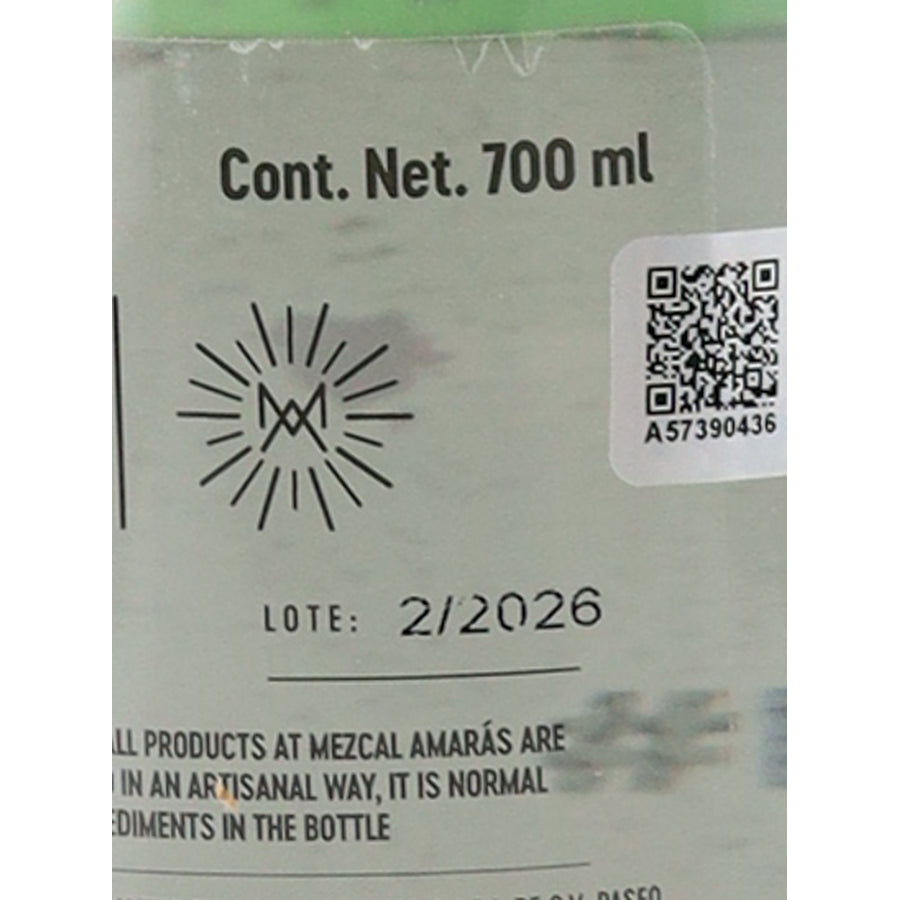 Amaras Verde Momento mezcal, 700 ml volume and batch number detail