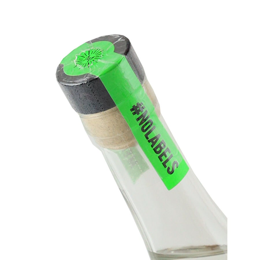 Amaras Verde Momento mezcal, angled stopper and green seal detail