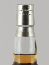 Load image into Gallery viewer, Artist Collective Ben Nevis 7 Year Old 2017 - Bottle Of Japan