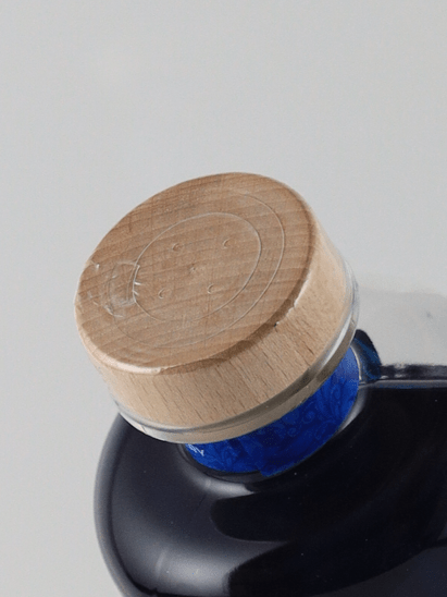 Blue Rabbit Premium Blue Gin - Bottle Of Japan