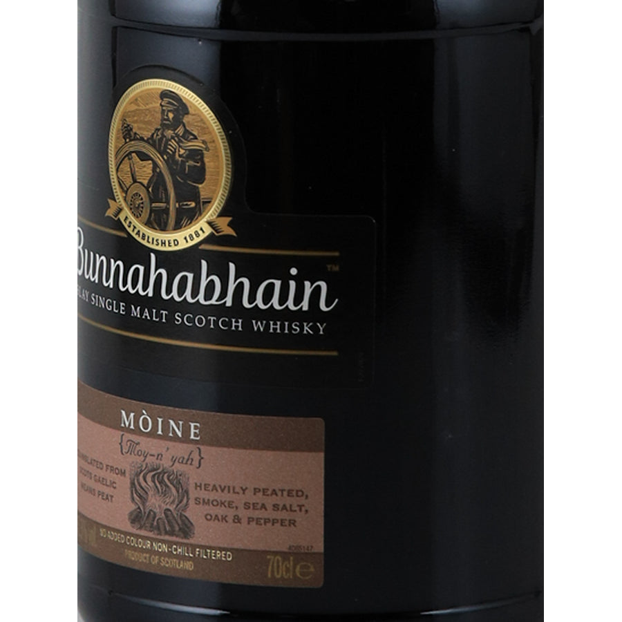 Bunnahabhain Moine Islay single malt whisky, right angle of the front label