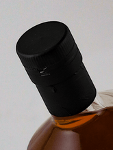 Load image into Gallery viewer, Club Chin Special Release Ki Laphroaig 21 Year Old 2004 - Bottle Of Japan