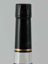 Load image into Gallery viewer, Courvoisier VS - Bottle Of Japan