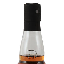 Load image into Gallery viewer, Dictador 10 Year Old Colombian rum 700ml - neck and cap