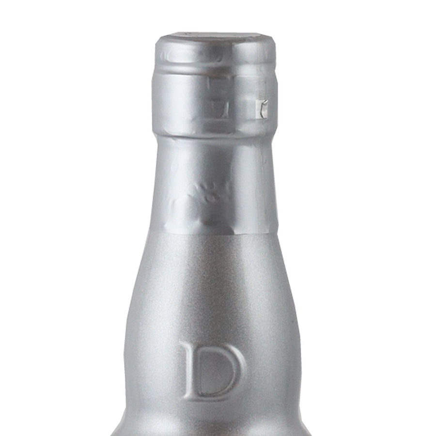 Dictador Platinum Colombian Aged Rum - neck and silver cap