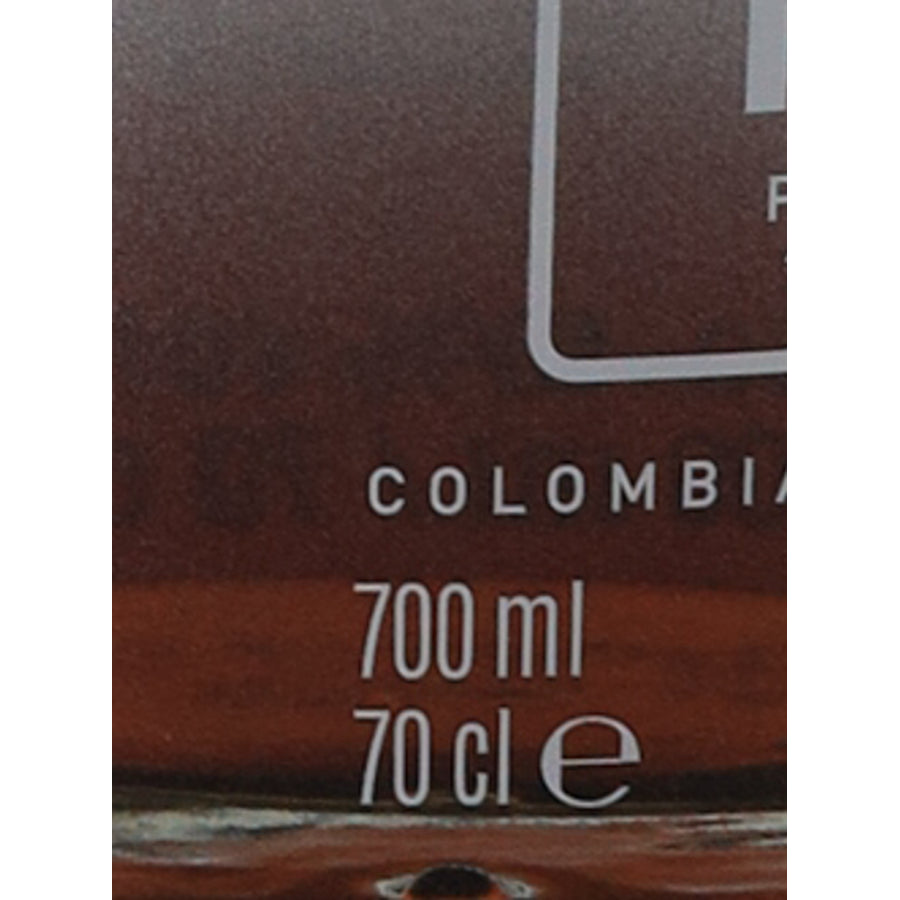 Dictador Platinum Colombian Aged Rum - volume label detail