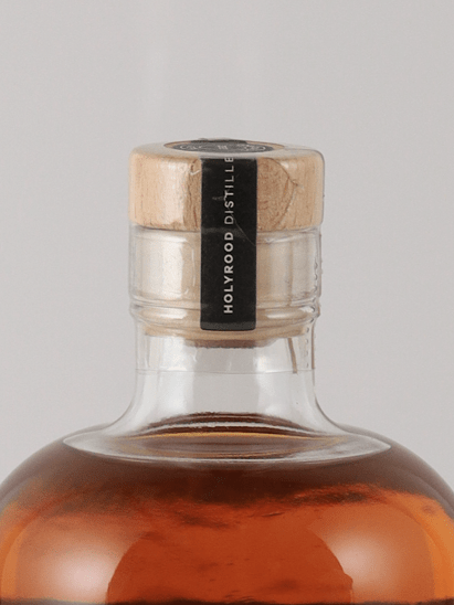Elizabeth Yard South Pacific Rum 17 Year Old 2004 - Bottle Of Japan