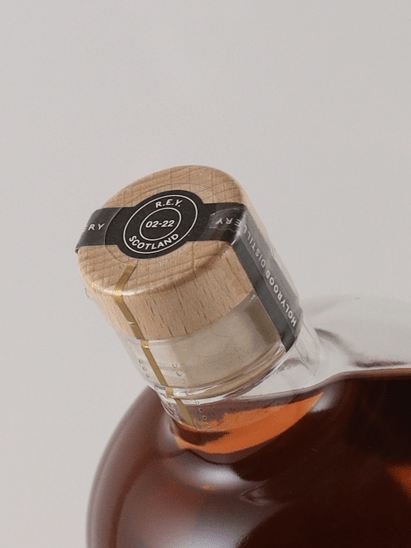 Elizabeth Yard South Pacific Rum 17 Year Old 2004 - Bottle Of Japan