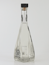 Load image into Gallery viewer, Gran Coramino Cristalino - Bottle Of Japan
