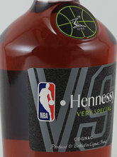 Load image into Gallery viewer, Hennessy VS Season 4 NBA Limited Edition - Bottle Of Japan