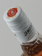 Load image into Gallery viewer, Jim Beam Apple - Bottle Of Japan