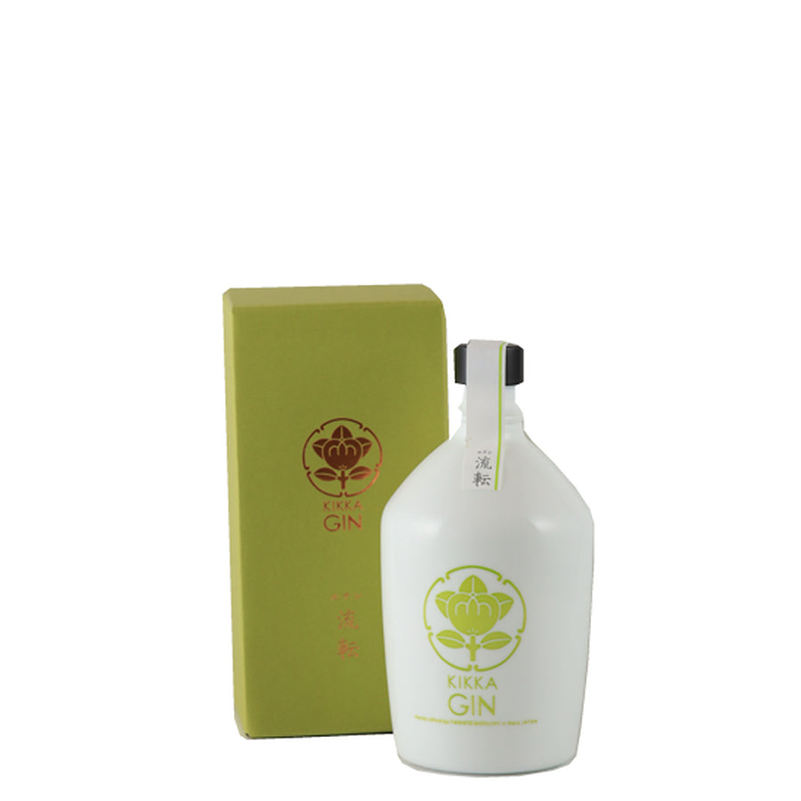 Kikka Gin Ruten 700ml bottle beside its green presentation box
