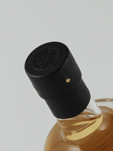 Load image into Gallery viewer, Kobe Distillery PREMIUM KOBE GIN UMI - Bottle Of Japan