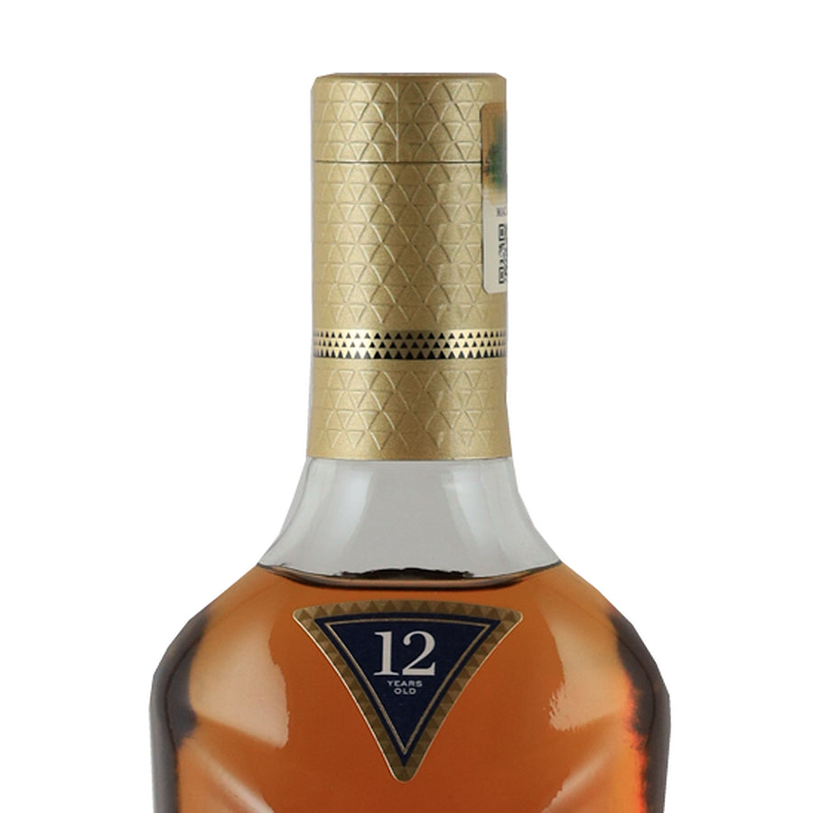 The Macallan 12 Year Old Double Cask whisky, gold neck capsule and 12 year age emblem