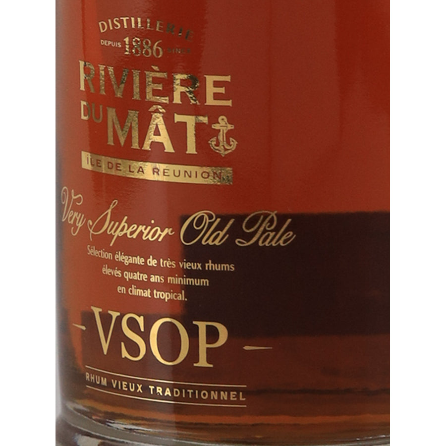 Riviere du Mat VSOP Rum - front label right angle