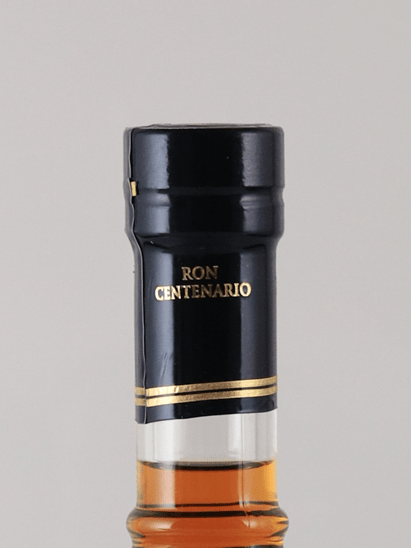 Ron Centenario 18 Year Old Reserva de la Familia - Bottle Of Japan
