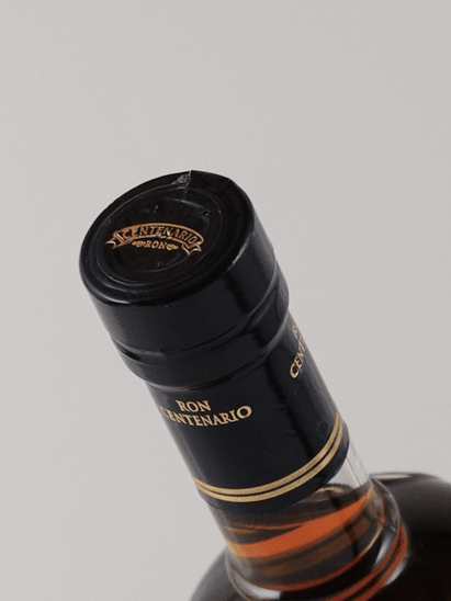 Ron Centenario 18 Year Old Reserva de la Familia - Bottle Of Japan