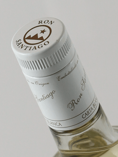 Santiago de Cuba Cartablanca Old Label - Bottle Of Japan