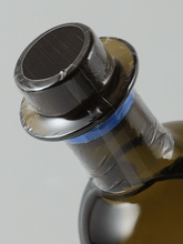 Load image into Gallery viewer, Tokyo Hachio Gin Japonés - Bottle Of Japan