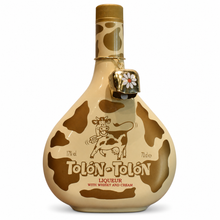 Load image into Gallery viewer, Toronto Whiskey Cream Regular 17.0% 700ml on white background