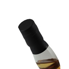 Load image into Gallery viewer, Whisky Trail Flappers Blend of Islay Malt 9 Year Old 2013 58% - cap top